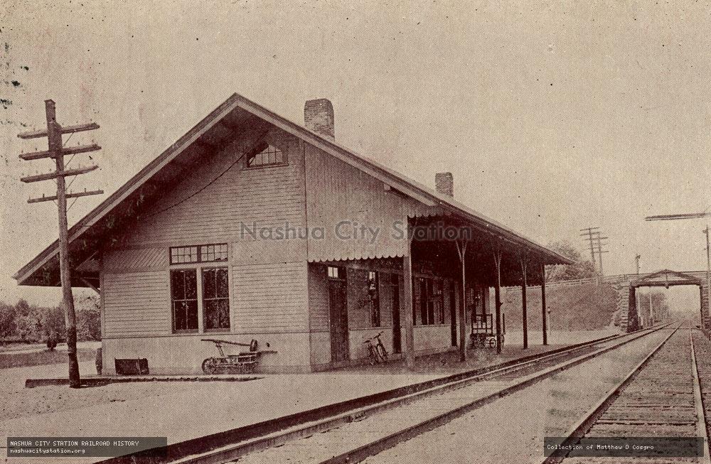Postcard: Railroad Station, Madison, Connecticut